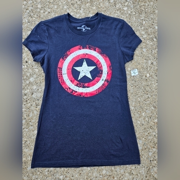 NWOT Captain American Tee Shirt size Small - Picture 1 of 4